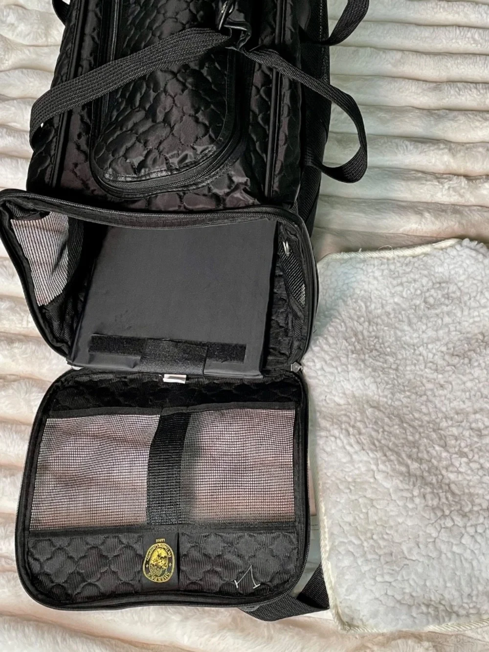 Sherpa's Pet Trading Company pet traveler . Black. Large Size